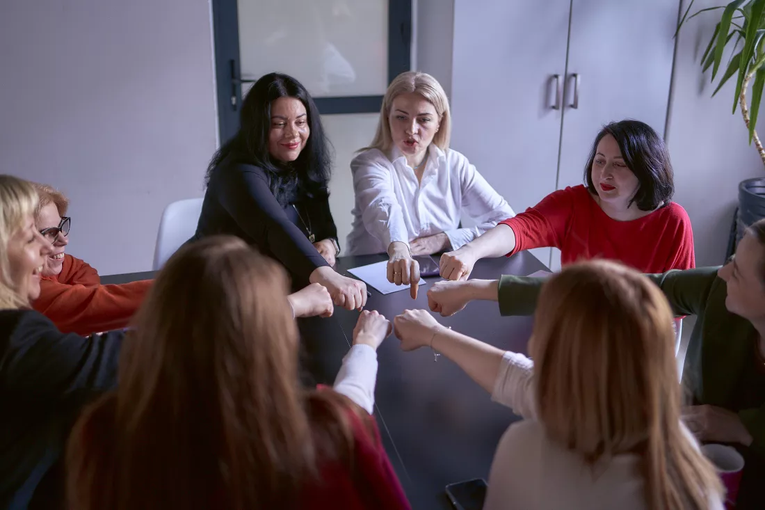 team-members-office-congratulate-each-other-good-job-completion-project