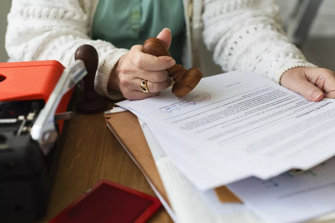 senoir-adult-stamp-contract-form-concept